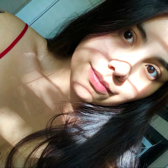 Meet your Posher, Hayley - Picture 1 of 1